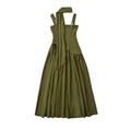 Vestido largo plisado con cintura ajustada